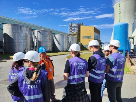  ◳ Dukovany (jpg) → (šířka 450px)