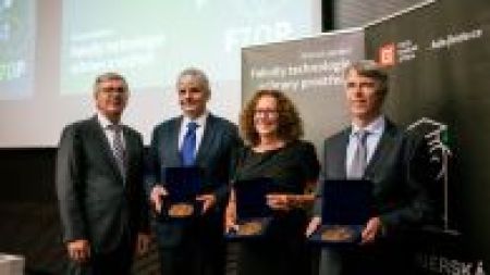 MzIwMlYwsFQwtFBwC_EPUDA3UMhJLVEoTs1JTS7JzM_TNQUA